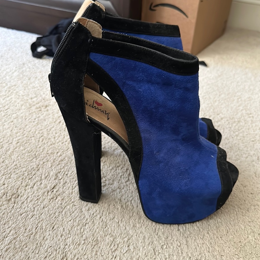 Platform sandals
